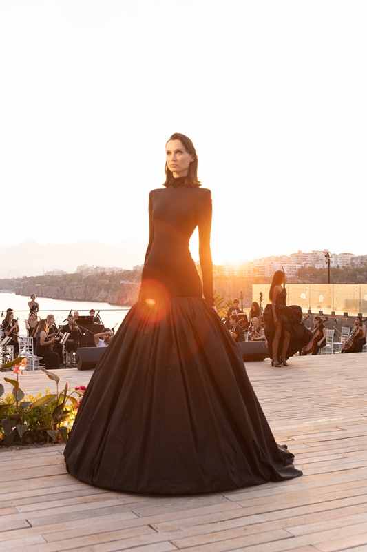 Moda, Tarih Ve Sanat�n Büyülü Bulu�mas� 